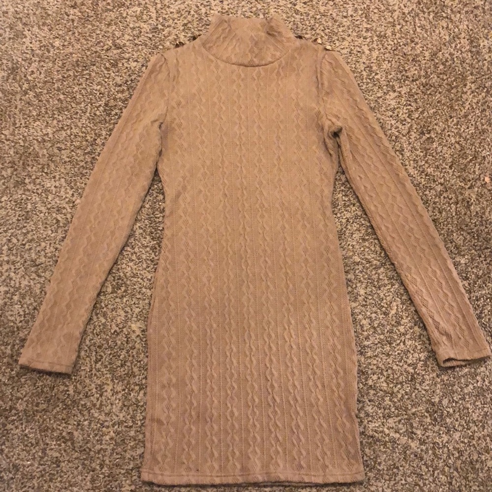 Dress - Picture 2 of 4